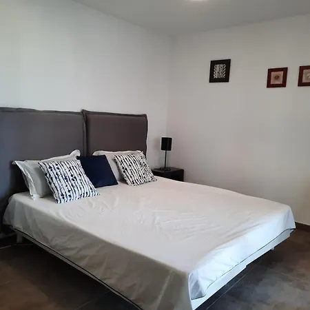 Bed & Breakfast Face A La *